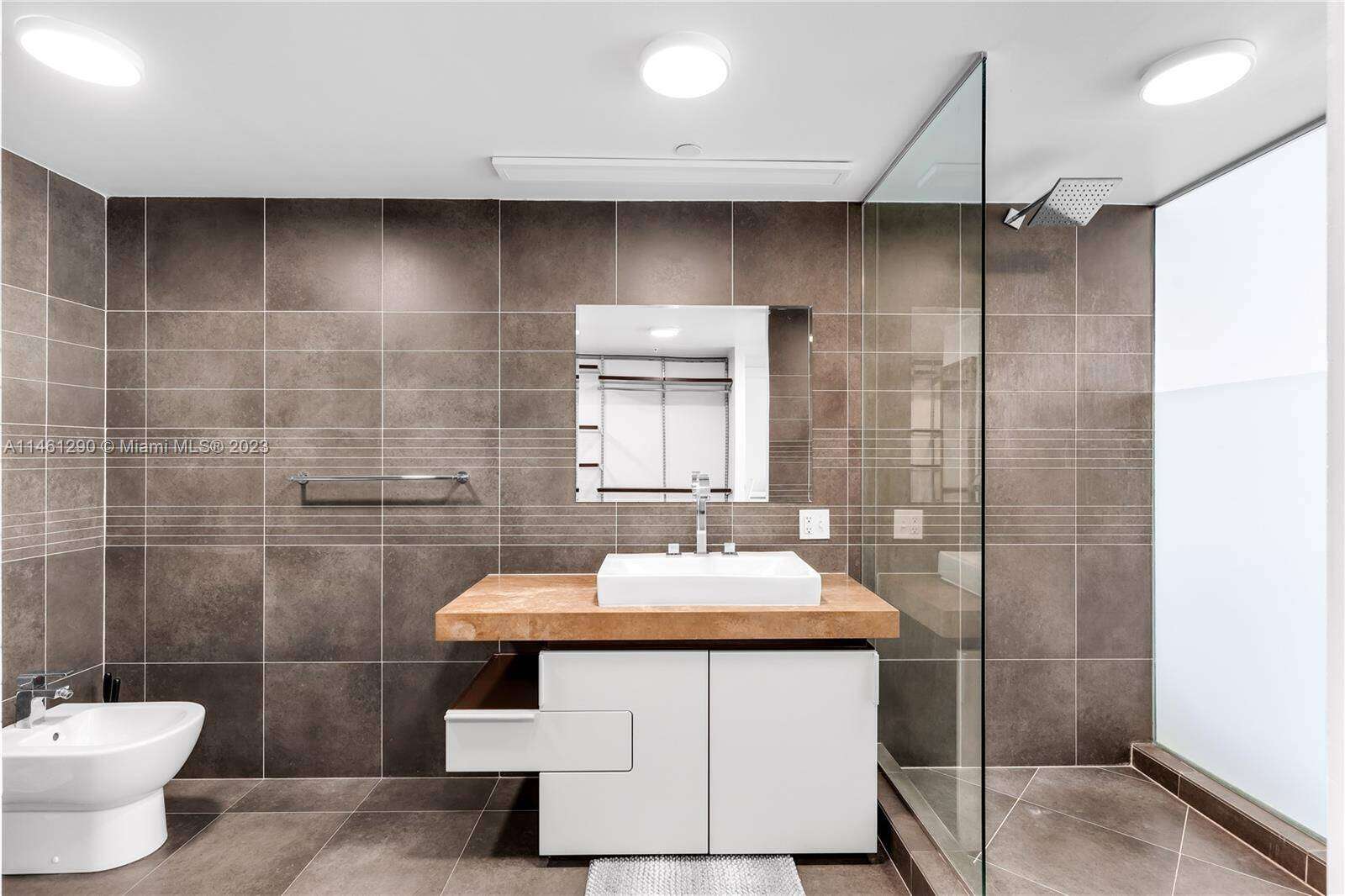 Artecity Unit #202 | Picture 15