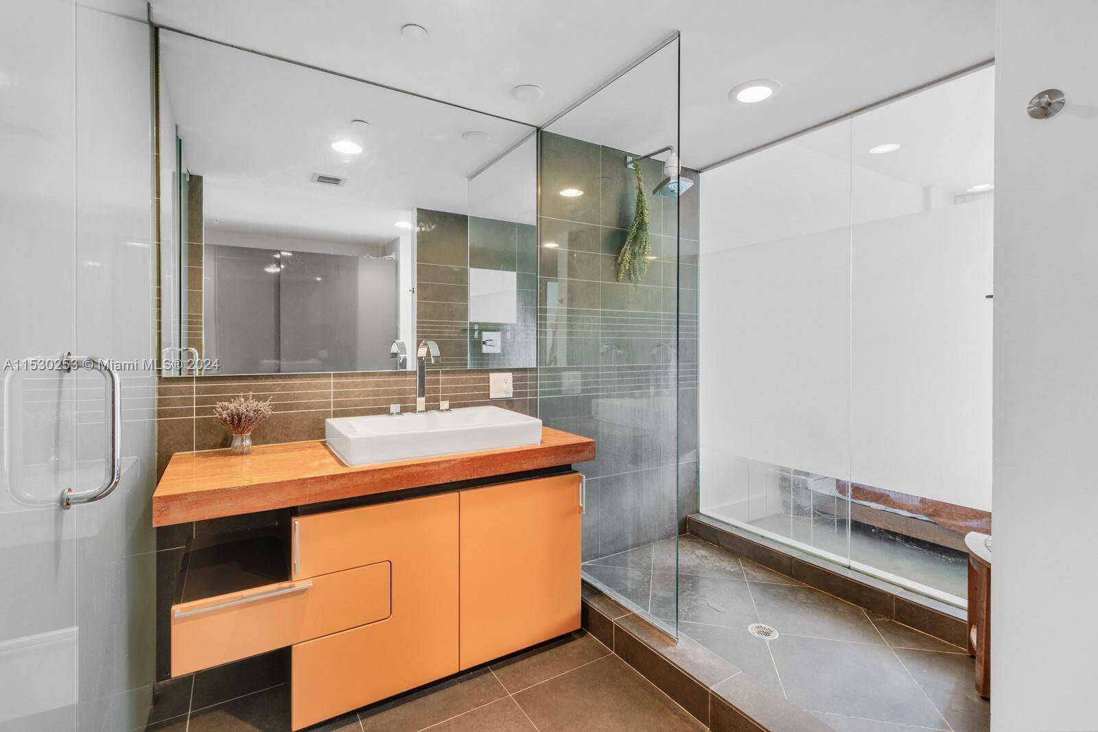 Artecity Unit #210 | Picture 18