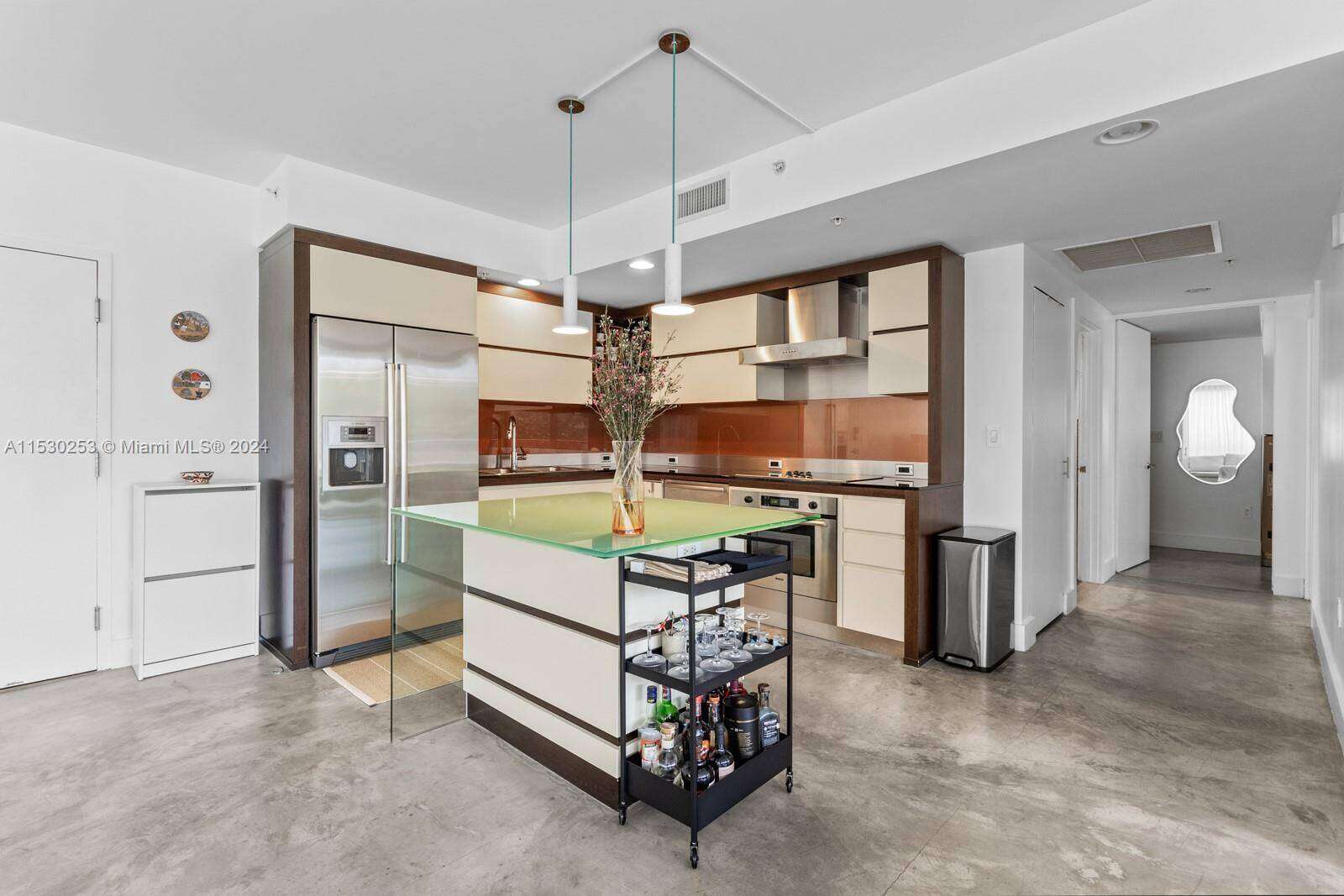 Artecity Unit #210 | Picture 4