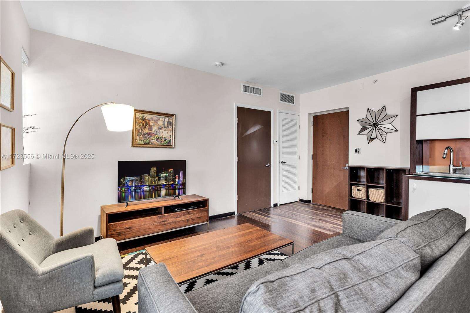 Artecity Unit #322 | Picture 3