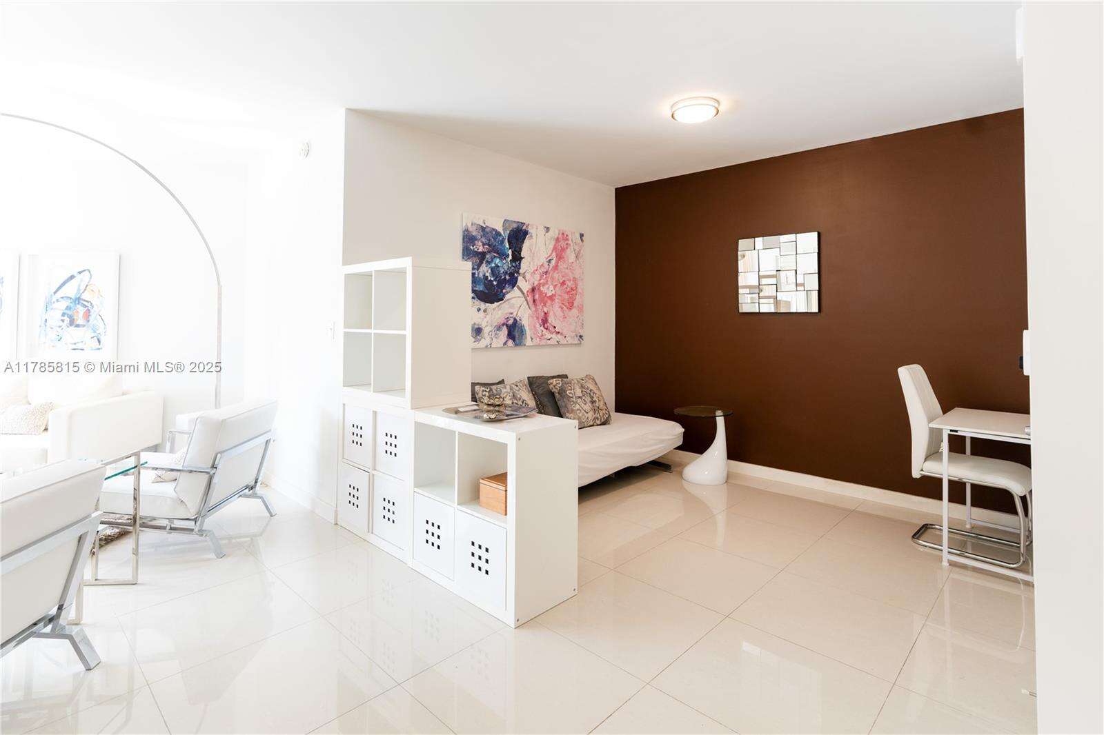 Artecity Unit #207 | Picture 6