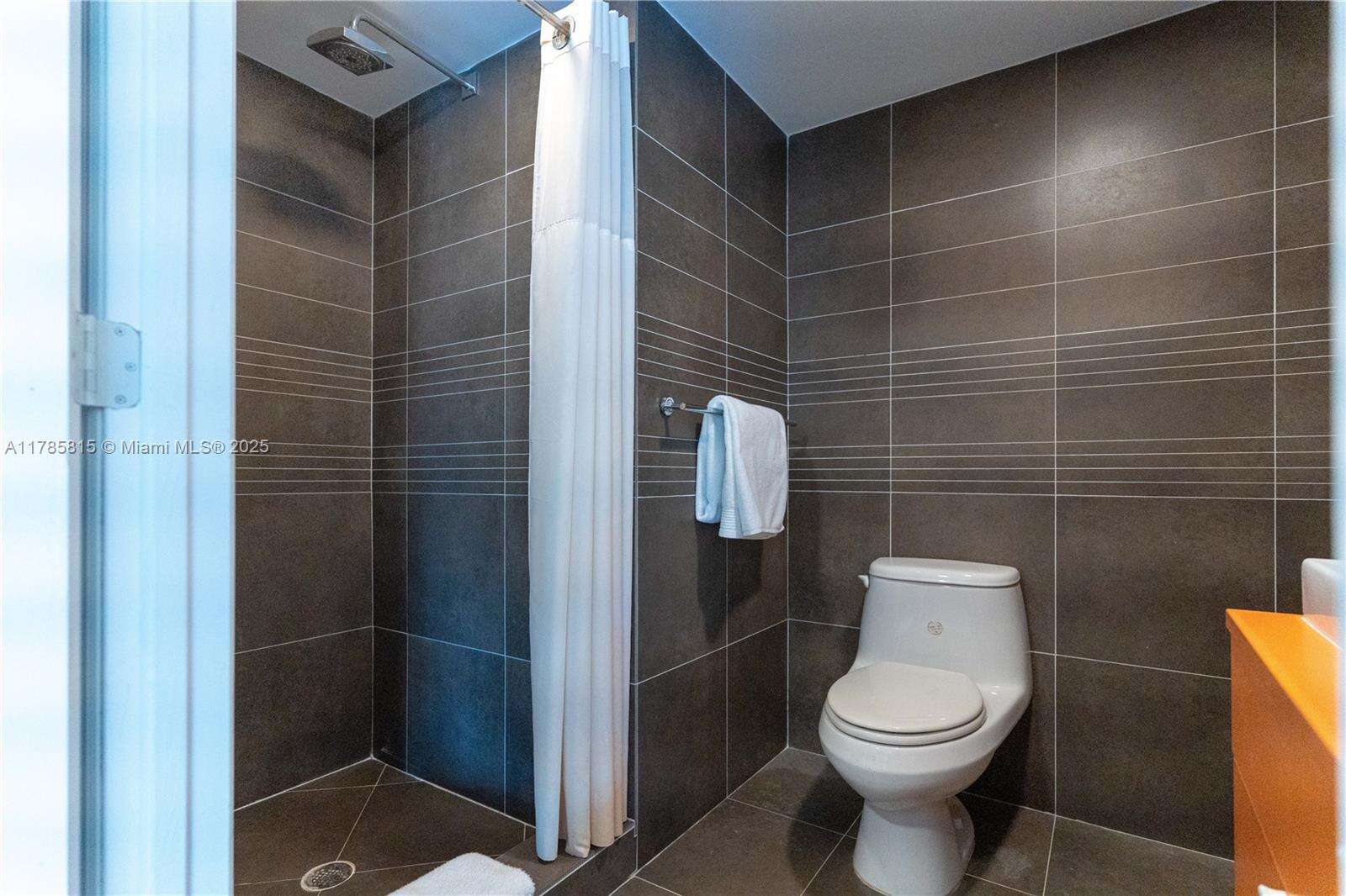 Artecity Unit #207 | Picture 8