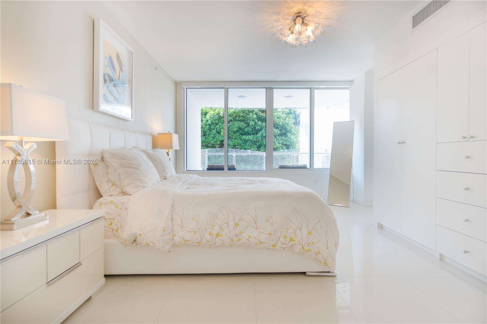 Artecity Unit #207 | Picture 10