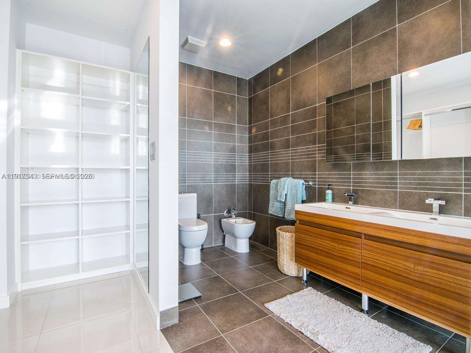 Artecity Unit #406 | Picture 12