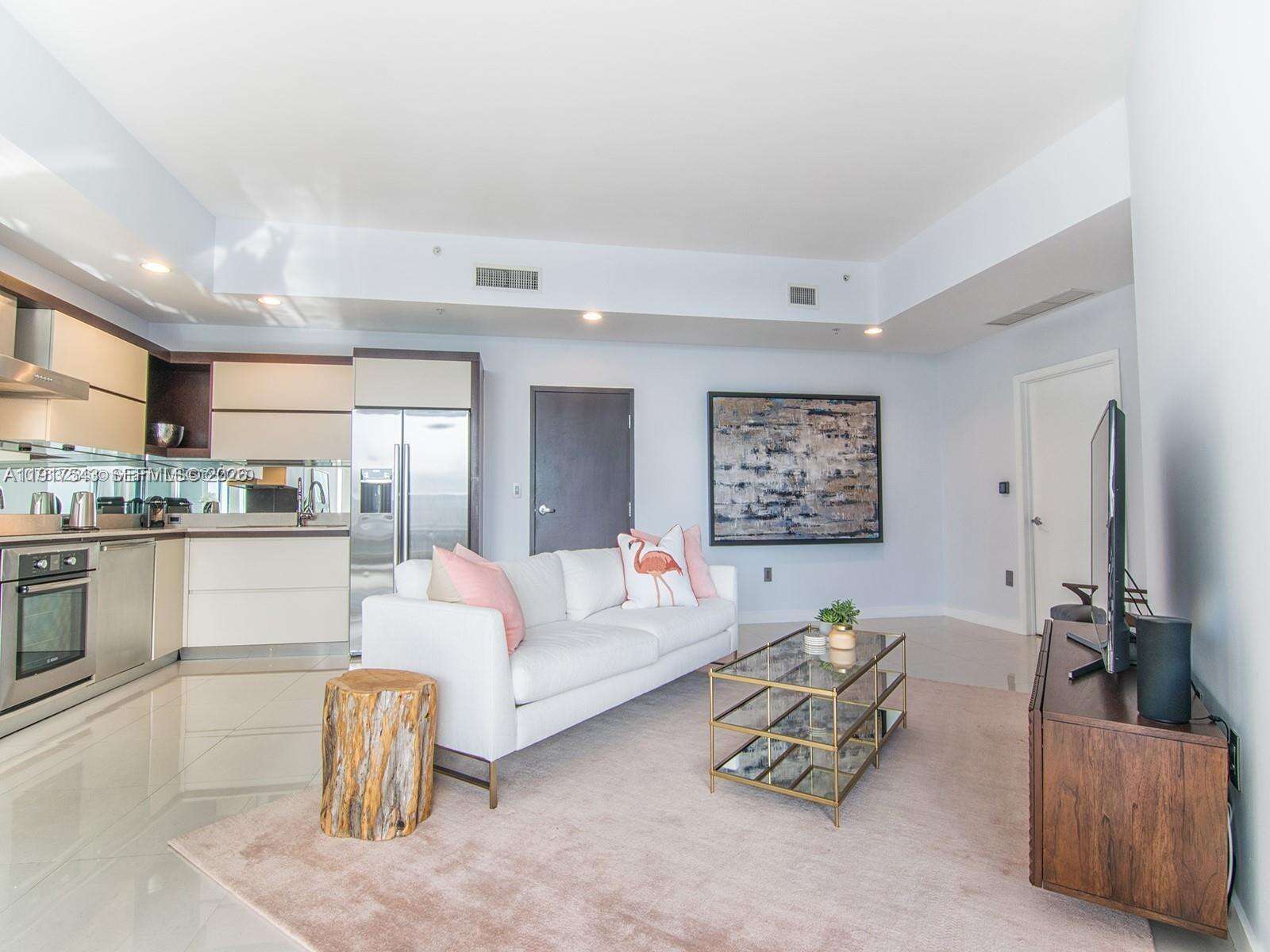 Artecity Unit #406 | Picture 6