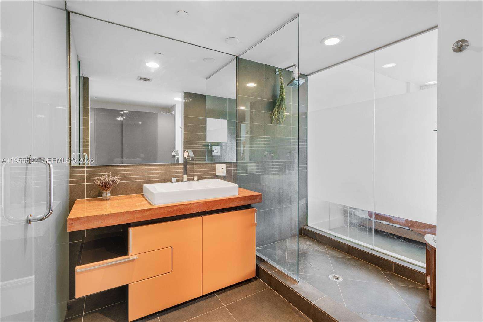 Artecity Unit #210 | Picture 17