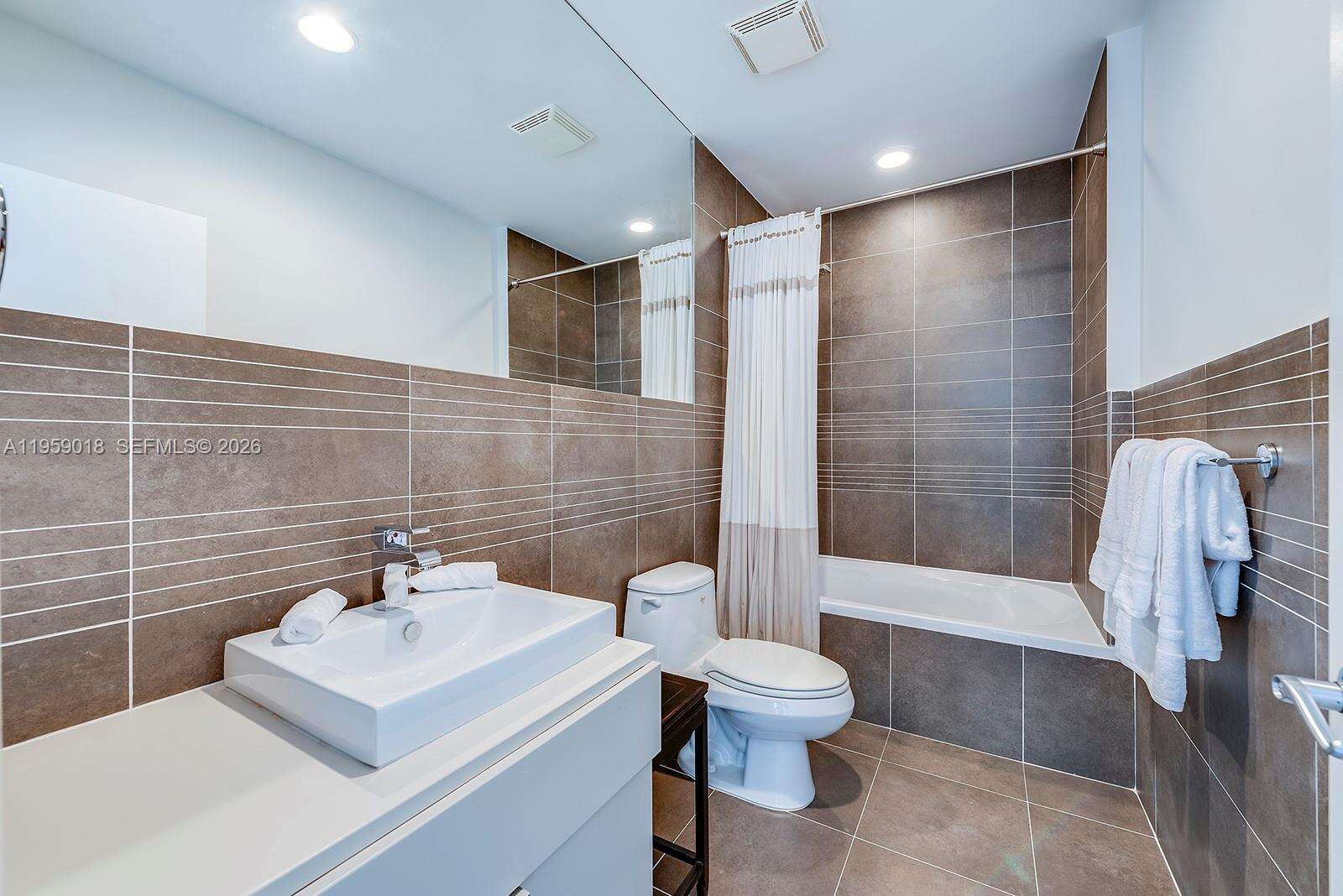 Artecity Unit #301 | Picture 14