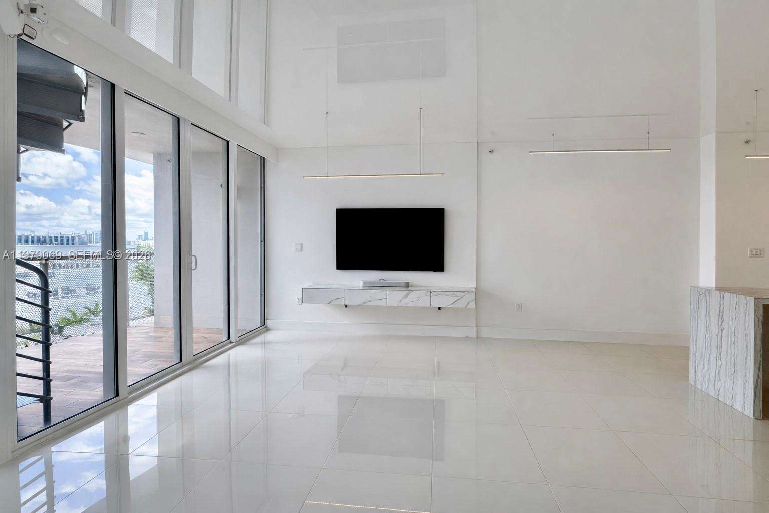 Artecity Unit #606 | Picture 5