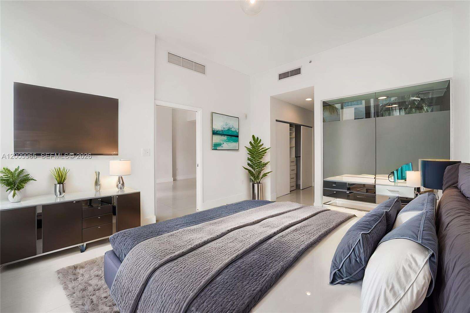 Artecity Unit #108 | Picture 4