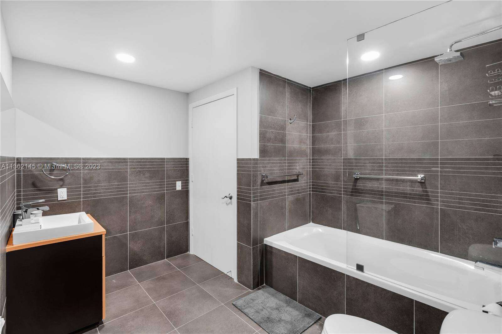 Artecity Unit #204 | Picture 14