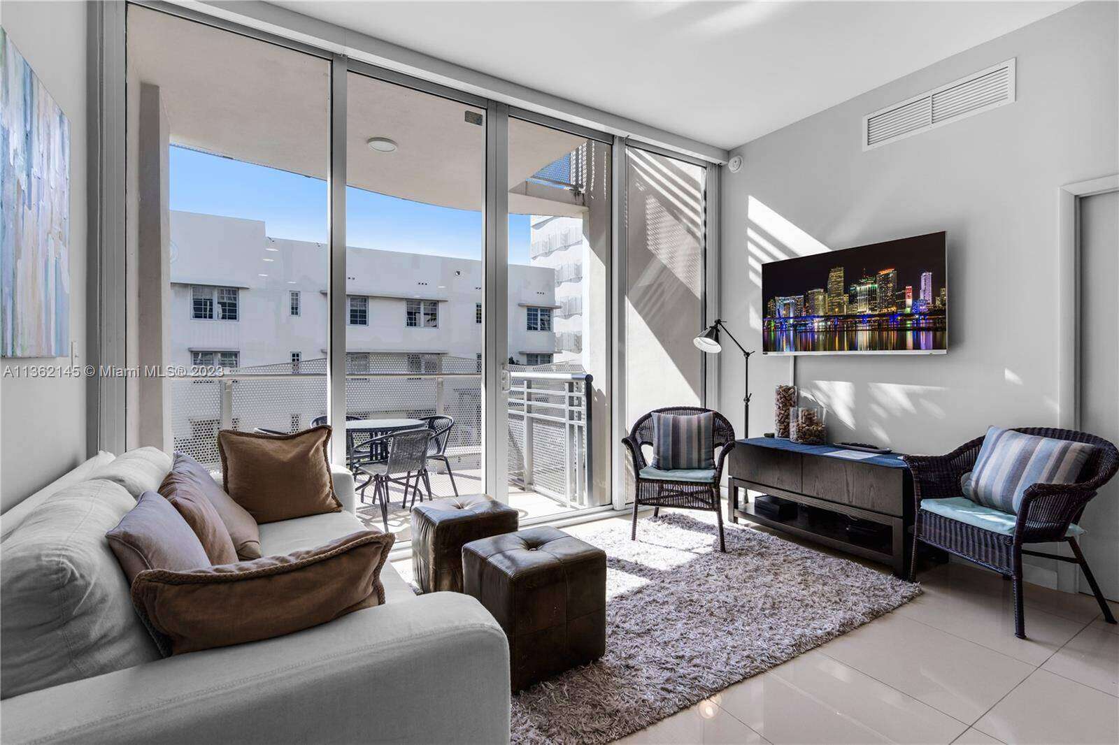 Artecity Unit #204 | Picture 4