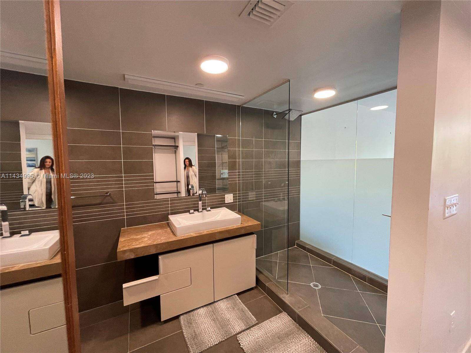 Artecity Unit #202 | Picture 9