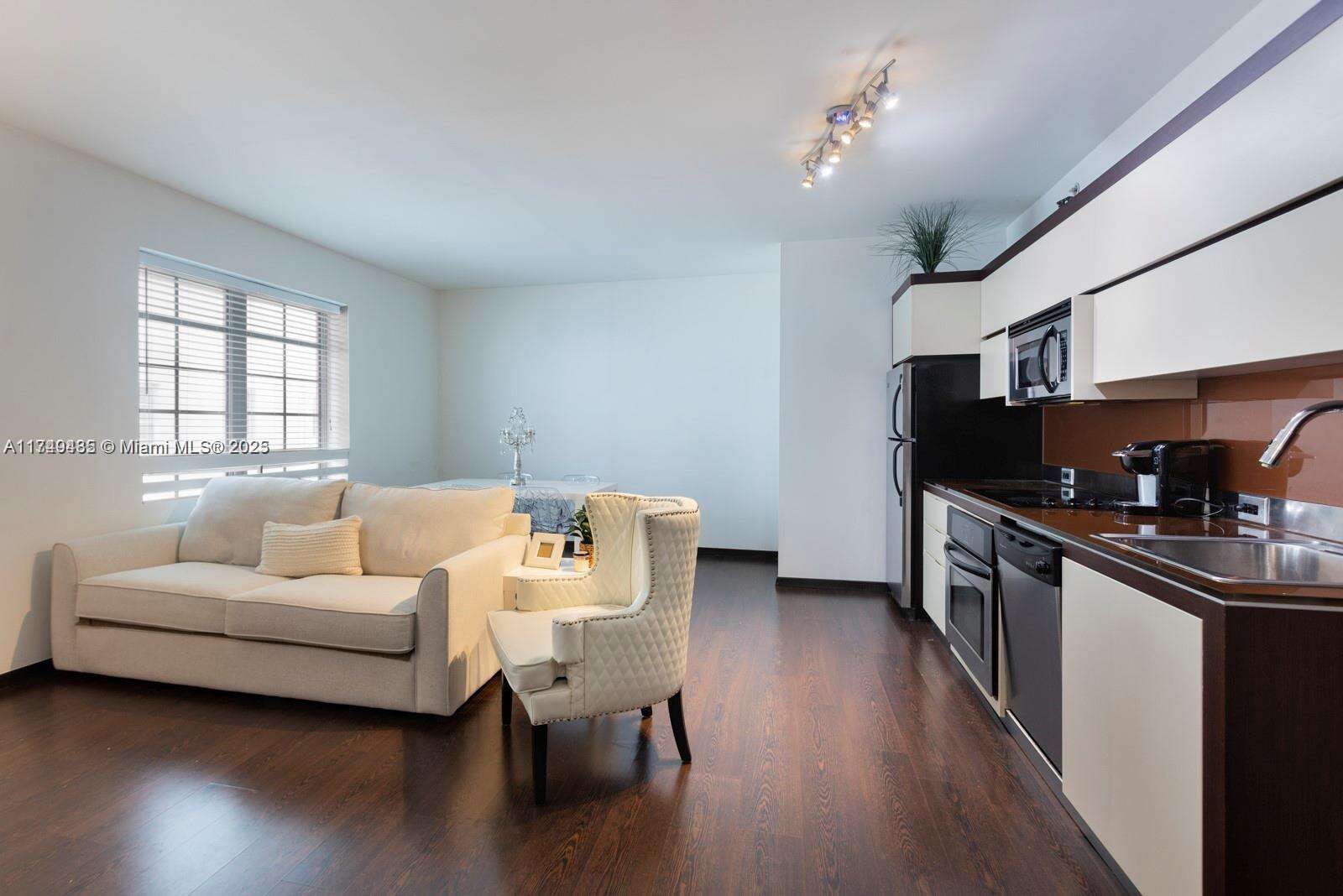 Artecity Unit #204 | Picture 2