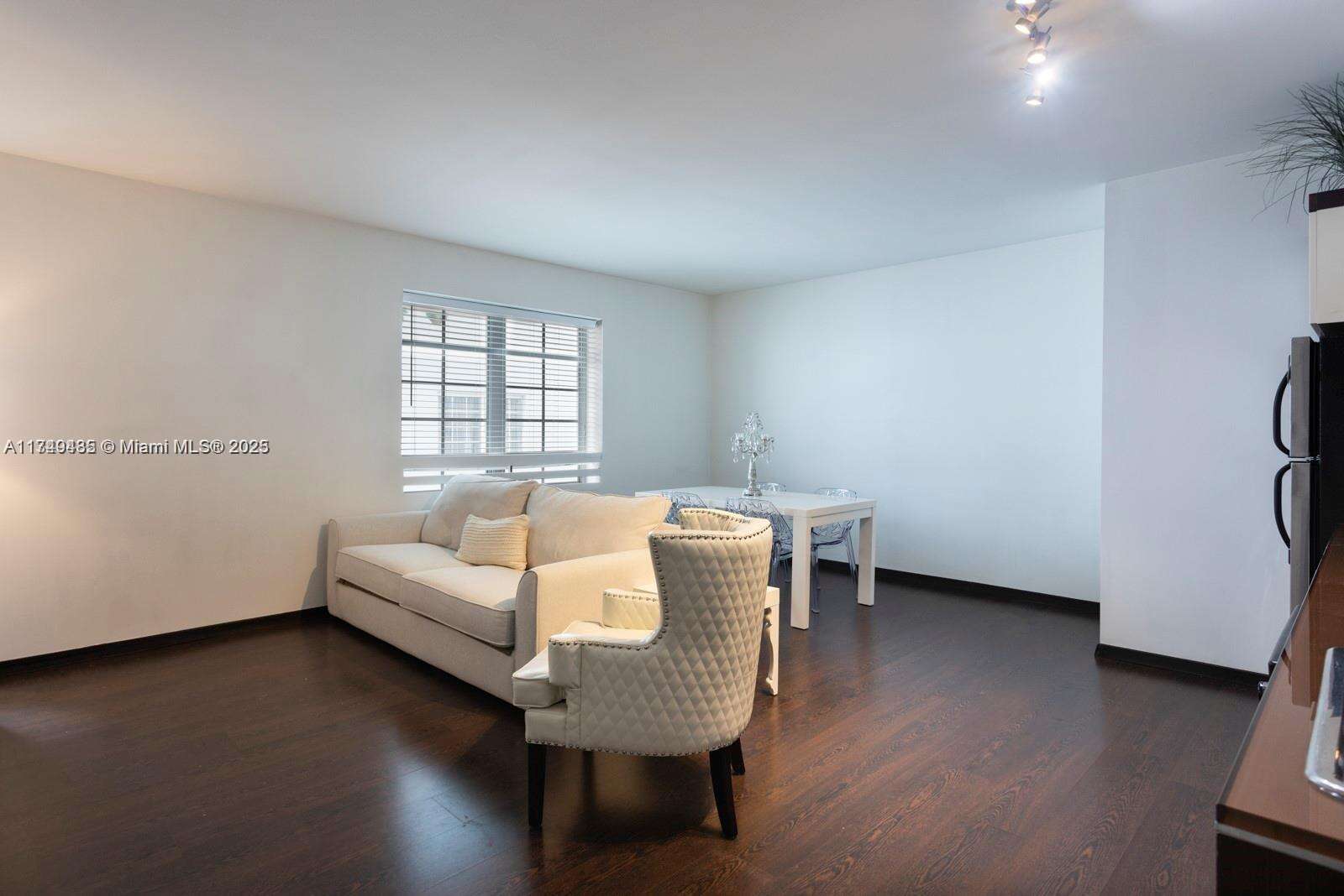 Artecity Unit #204 | Picture 6