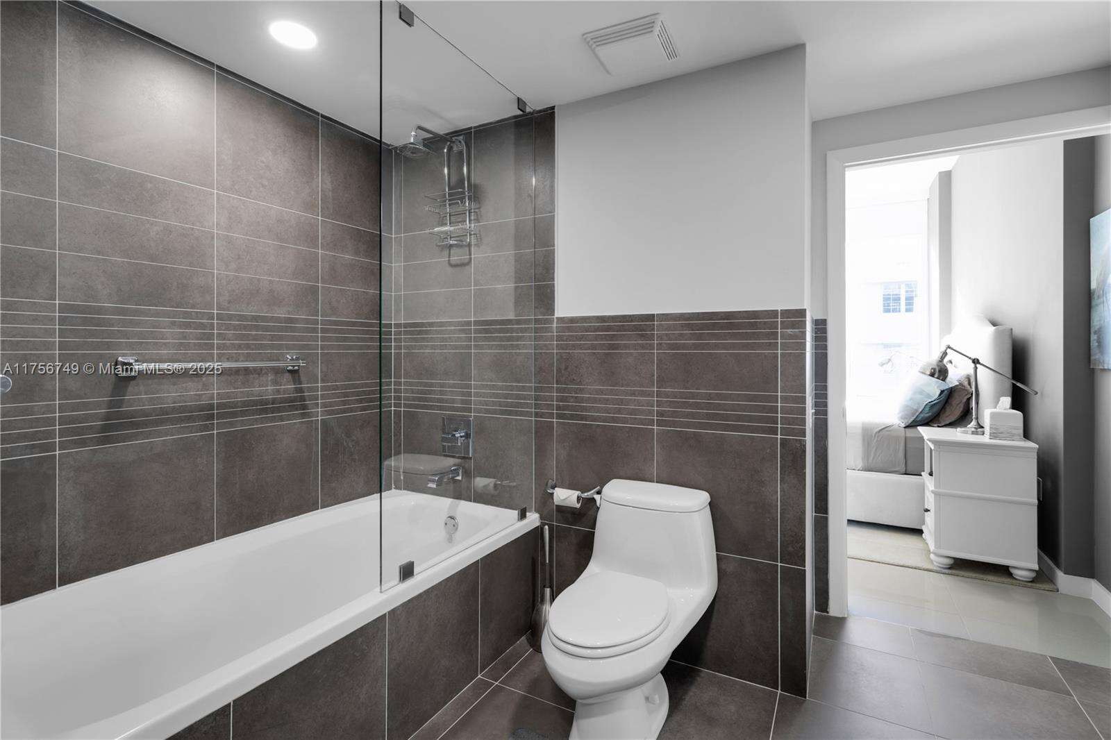 Artecity Unit #204 | Picture 14