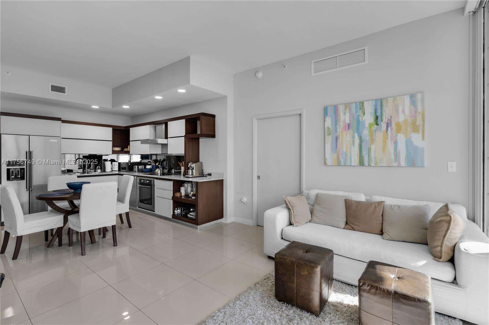 Artecity Unit #204 | Picture 3