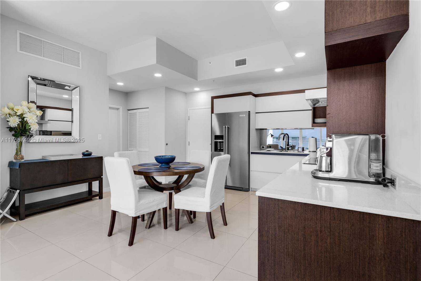 Artecity Unit #204 | Picture 23