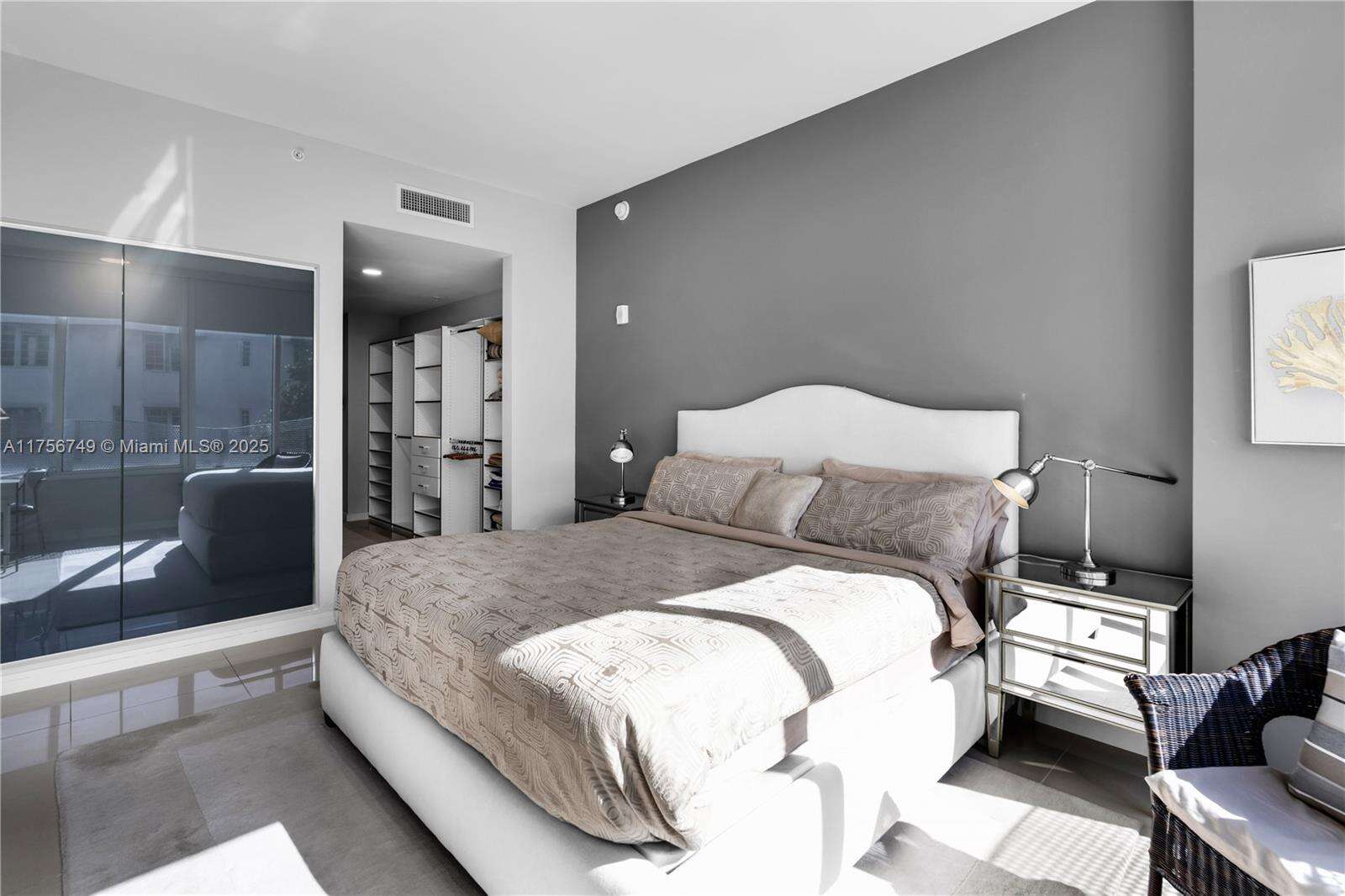 Artecity Unit #204 | Picture 6