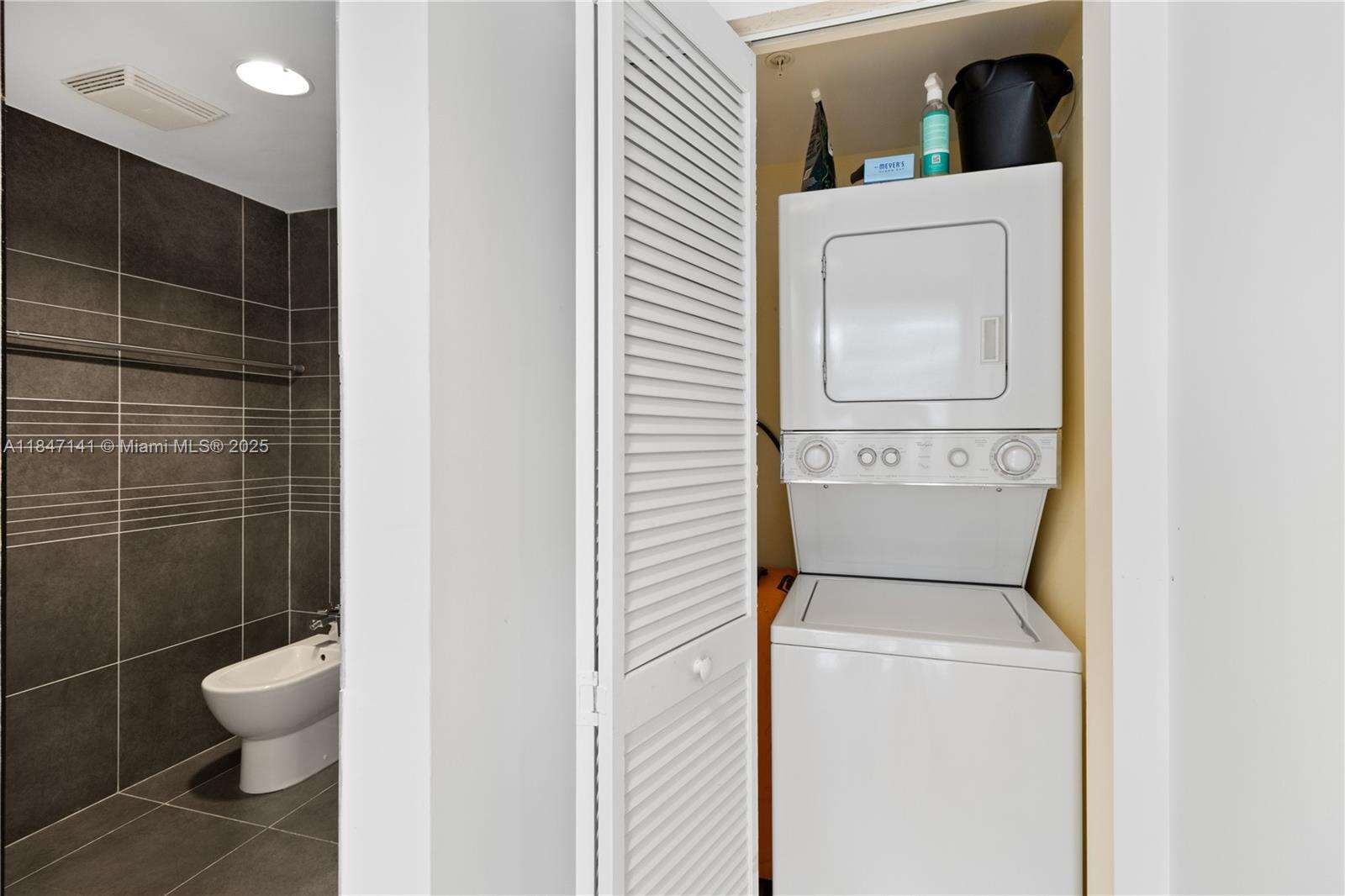 Artecity Unit #201 | Picture 14