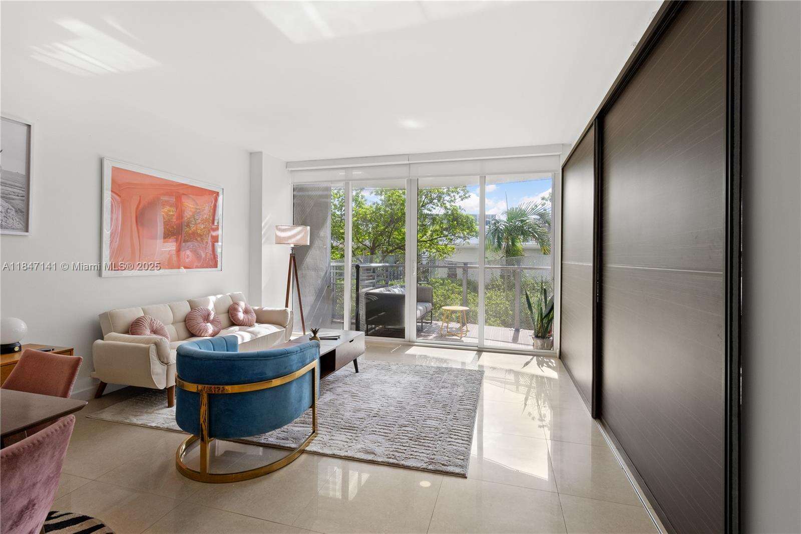 Artecity Unit #201 | Picture 16