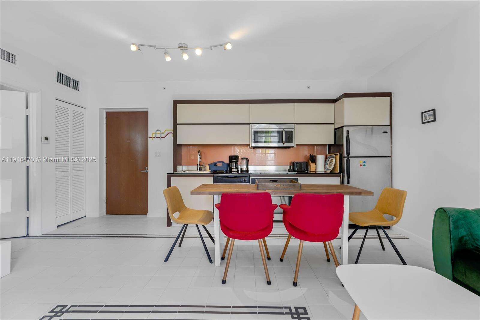 Artecity Unit #311 | Picture 17