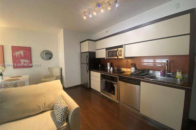 Artecity Unit #204 | Picture 2