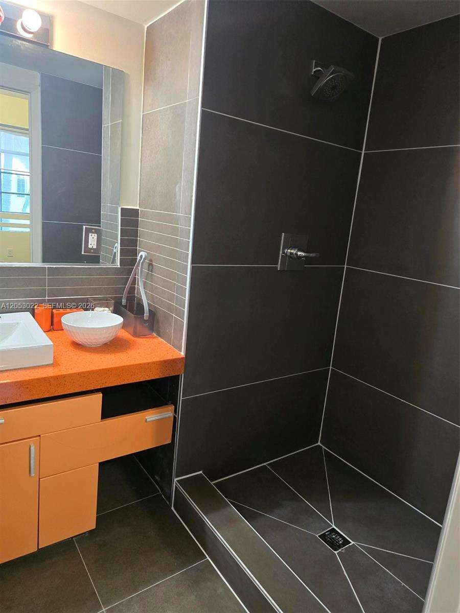 Artecity Unit #209 | Picture 3